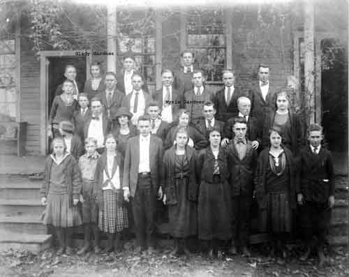 Myrle and Glady Gardner's Class picture